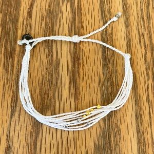 New white pura vida bracelet
